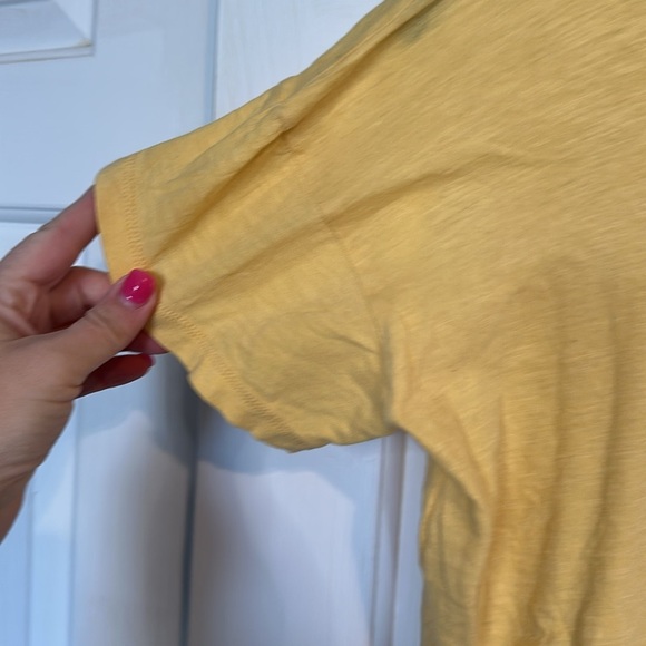 Madewell women’s yellow tshirt size small - Picture 2 of 3